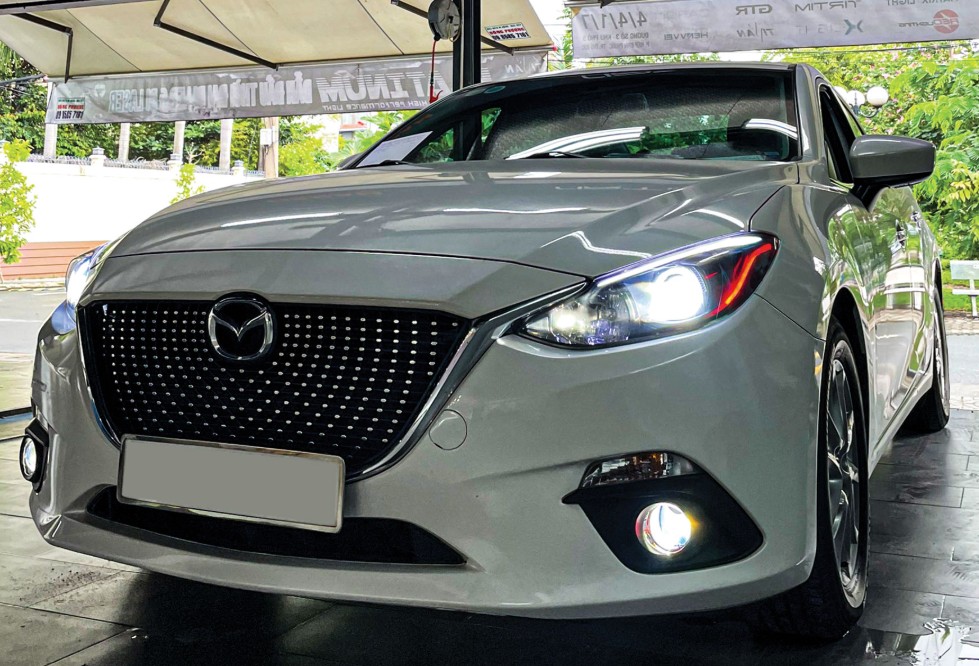 Mazda 3 độ đèn Bi gầm X-Light F10