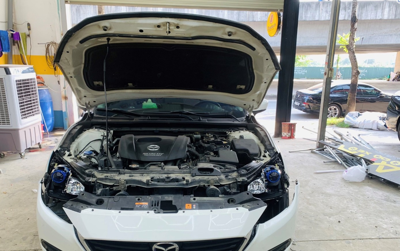Mazda 3 độ Laser Titan Platinum Plus
